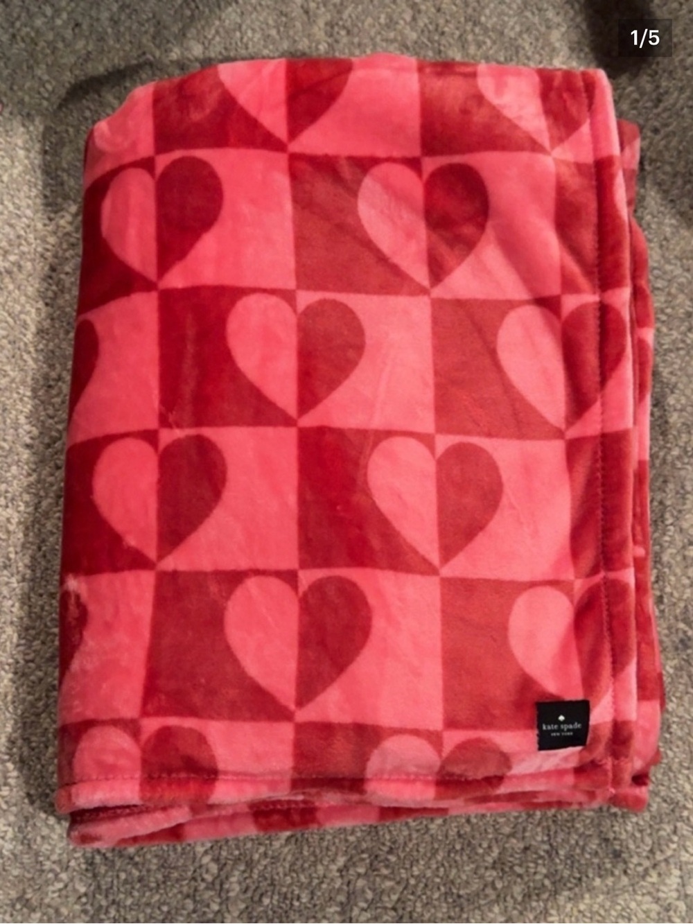 Kate Spade Twin Plush Blanket Red and Pink Colourblock Hearts
